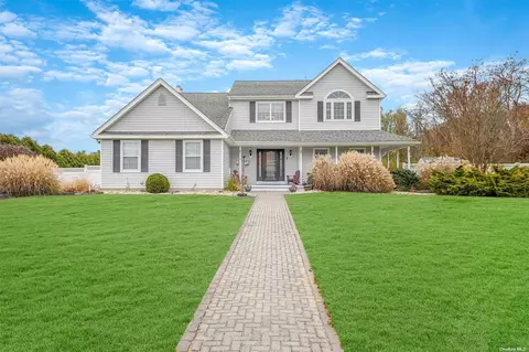 1 Bridget Dr, Manorville, NY 11949