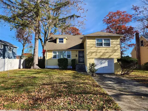 94 Hausch Blvd, Roosevelt, NY 11575