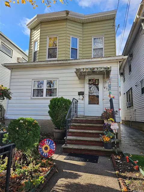 932 123rd St, College Point, NY 11356