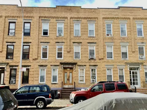 70-12 66th St, Glendale, NY 11385