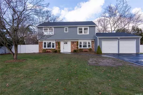 57 Twisting Dr, Lake Grove, NY 11755