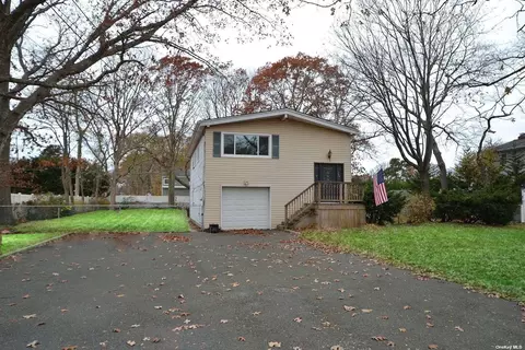 628 Durham Rd, Sayville, NY 11782