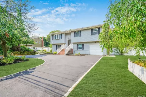 1401 Spur Dr, Islip, NY 11751