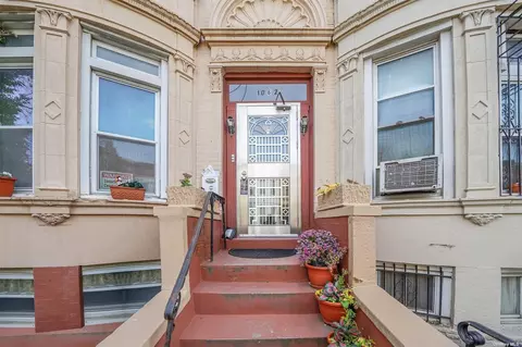 1062 Lincoln, Brooklyn, NY 11213