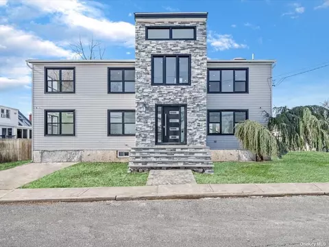 123 Waldorf Ave, Elmont, NY 11003