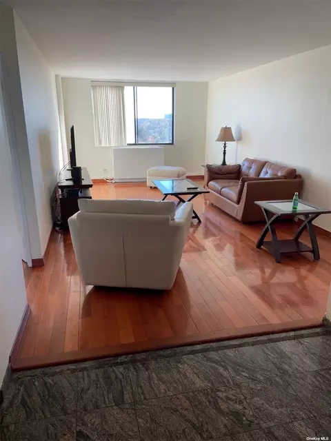 2 Bay Club Dr #7D, Bayside, NY 11360
