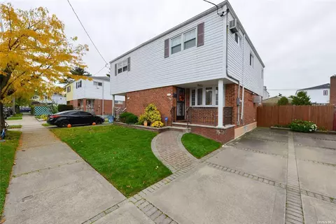 64-28 137 St, Flushing, NY 11367