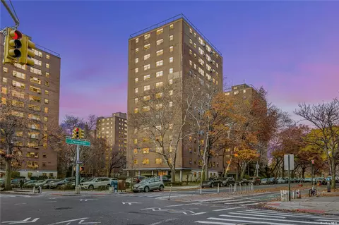 33-52 Crescent St #7C, Astoria, NY 11106
