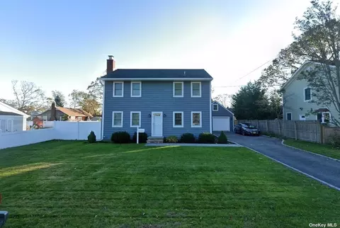 22 Mallar Ave, Bay Shore, NY 11706