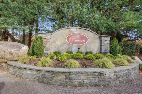 99 Sawtooth Cv #99, Port Jefferson, NY 11777