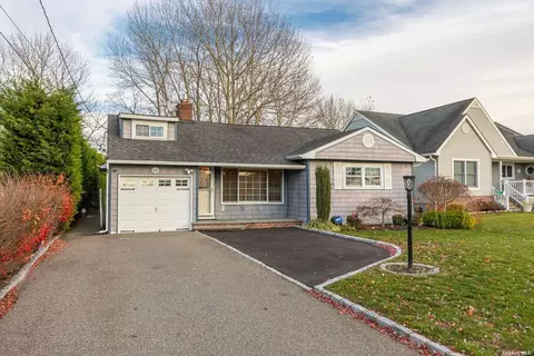 66 Central Ave, Amityville, NY 11701