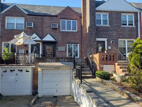 58-24 82nd St, Middle Village, NY 11379