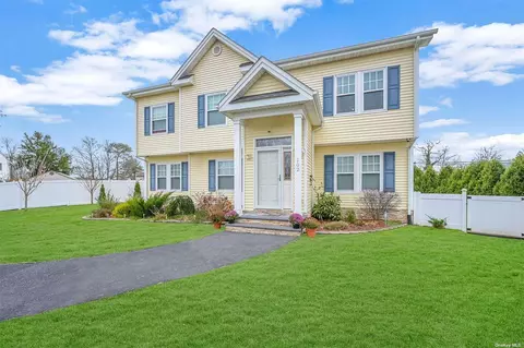 102 Joseph, Bay Shore, NY 11706