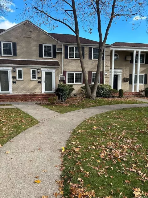 67-23 223 Pl #B, Bayside, NY 11364