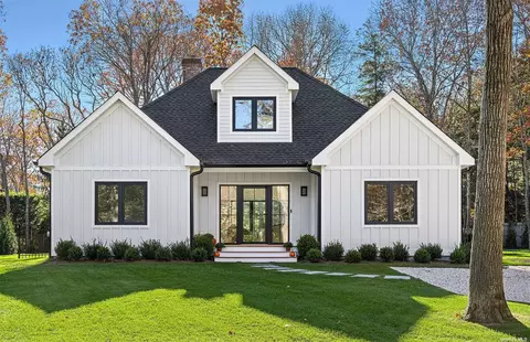 4 Flint Lock Ln, East Hampton, NY 11937