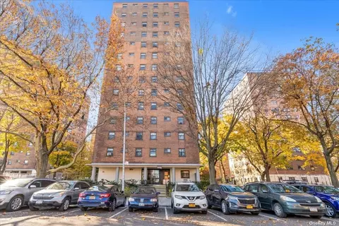 21-20 33 Rd #11B, Astoria, NY 11106