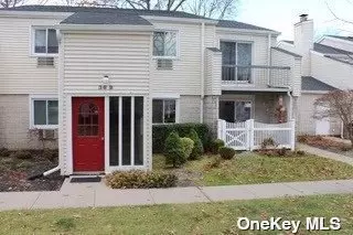 36 Richmond Blvd #2B, Ronkonkoma, NY 11779