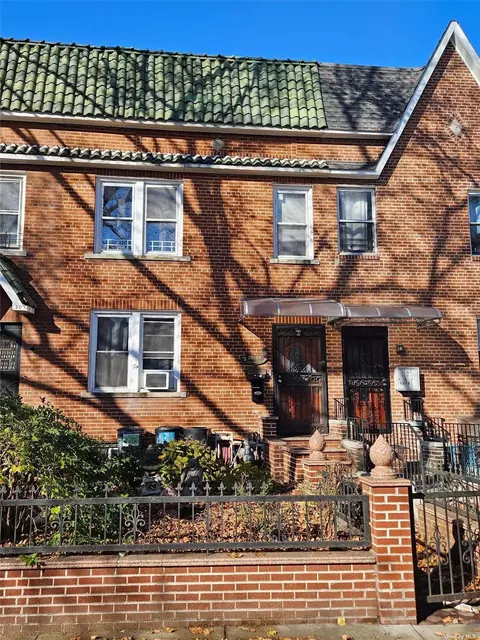 35-18 Crescent St, Long Island City, NY 11106
