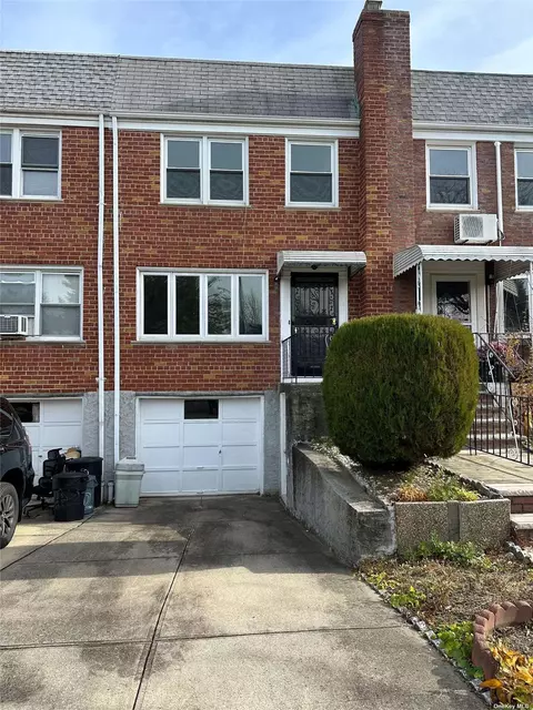 42-09 Auburndale Ln, Flushing, NY 11358