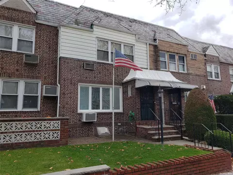 64-13 79th St, Middle Village, NY 11379