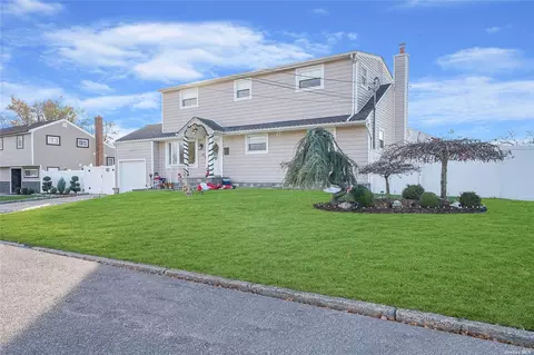 68 Orient Ave, Brentwood, NY 11717