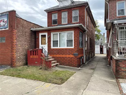 237-18 92nd Rd, Bellerose, NY 11426