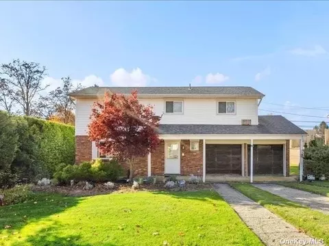 28 Amherst Ln, Smithtown, NY 11787