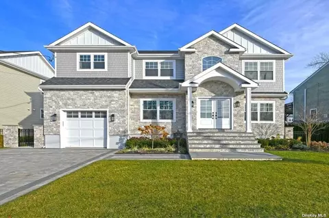 127 Beach Rd, Massapequa, NY 11758