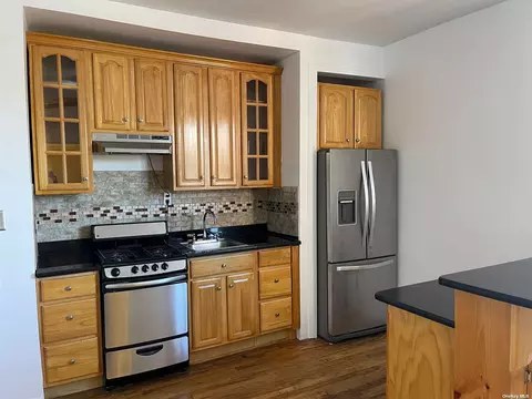 86-10 109 St #5E, Richmond Hill, NY 11418
