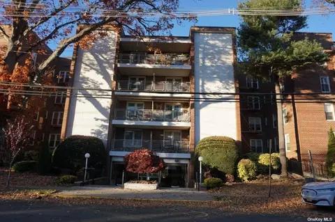 110 Brooklyn Ave #3-A, Freeport, NY 11520