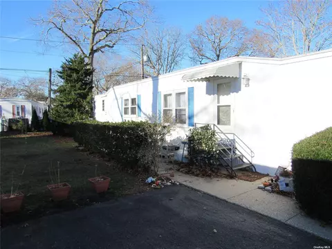 37-77 Hubbard Ave, Riverhead, NY 11901