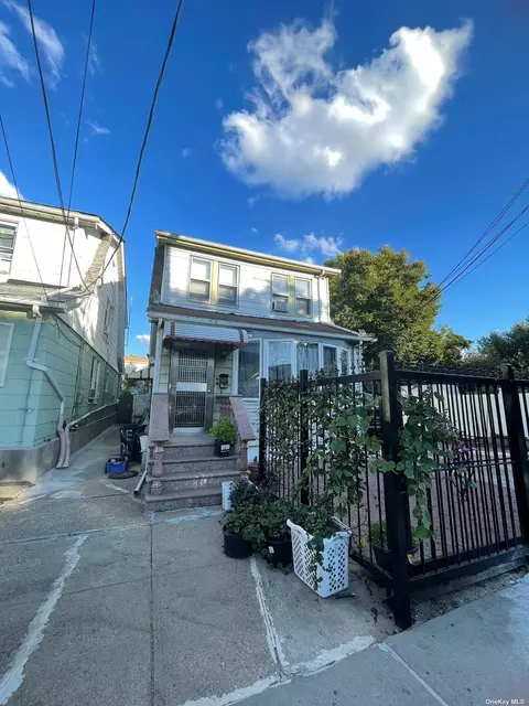 54-31 153rd St, Flushing, NY 11355