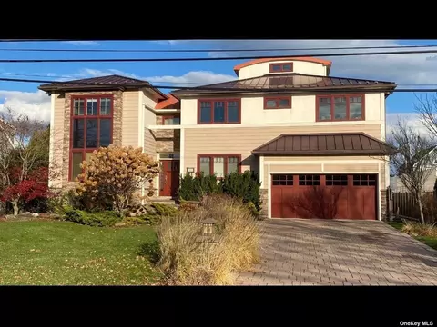 105 Lighthouse Rd, Babylon, NY 11702