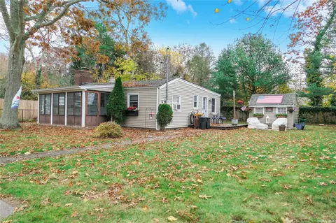 85 Donegan Ave, Patchogue, NY 11772