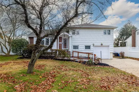 166 Scott Ave, North Babylon, NY 11703