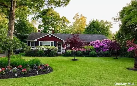 680 Old Orchard Ln, East Marion, NY 11939