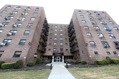 87-50 204 St #A76, Hollis, NY 11423