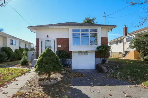 95 Marcus Ave, New Hyde Park, NY 11040