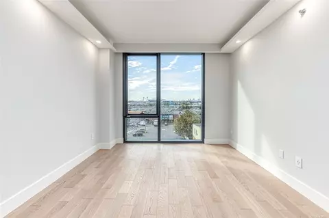 44-15 College Point Blvd #3D, Flushing, NY 11355