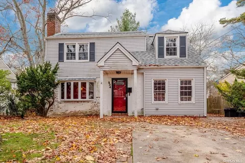 934 Cleveland St, West Hempstead, NY 11552