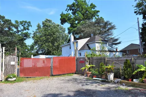 1241 Coes Neck Rd, North Baldwin, NY 11510