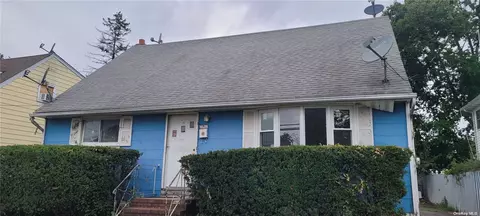 35 Putnam Ave, Roosevelt, NY 11575