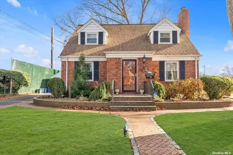 108 Albermarle Ave, Valley Stream, NY 11580