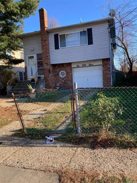 1053 Van Buren St, Uniondale, NY 11553