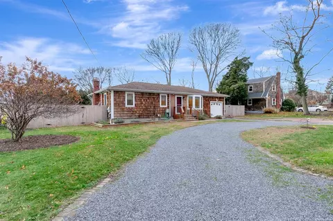 11 Ravine Rd, Wading River, NY 11792