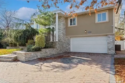 709 Turf Rd, Valley Stream, NY 11581