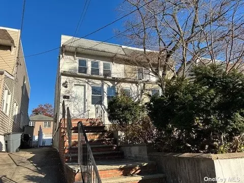 42-39 248th St, Little Neck, NY 11363
