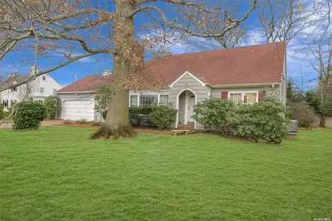 176 Bay Dr, Massapequa, NY 11758