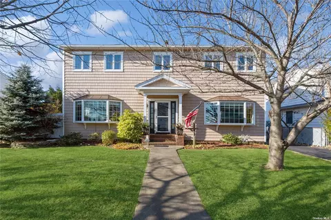 78 Forest Ave, Massapequa, NY 11758