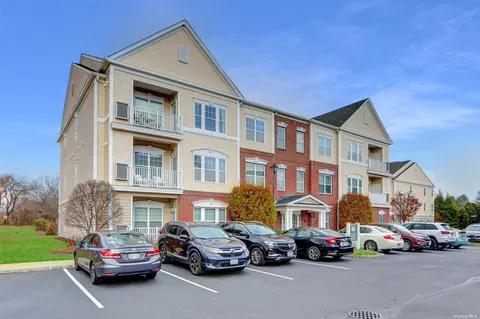 1624 Finch Ln #1624, Central Islip, NY 11722